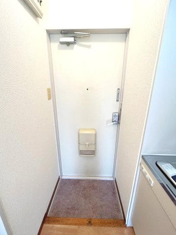 ベルシティ根津の玄関|※写真は同タイプの別室になります