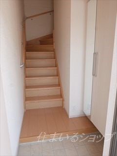 広島市安佐北区可部１丁目のアパートの玄関