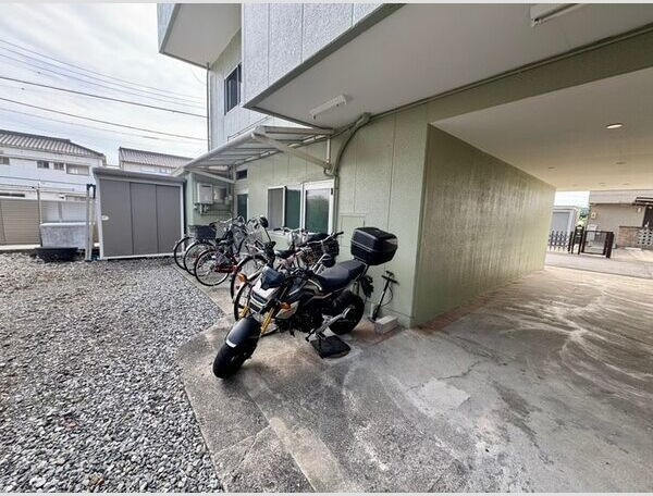 伊藤ビル　　刈谷市近郊の賃貸はクラスホーム刈谷店の駐車場