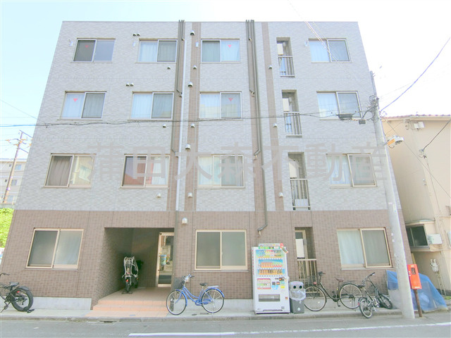 ジェムストーン池上の外観|2014年7月築　RC鉄筋コンクリート造地上4階建て総戸数14戸　東急池上線池上駅最寄りの東京都大田区池上8丁目　インターネット無料オートロック宅配BOX付人気賃貸マンション