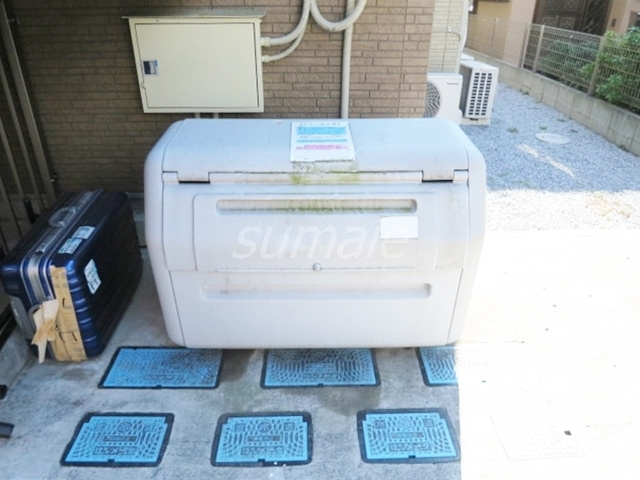 ドミール十条のその他共用部分|敷地内ゴミ置場です☆