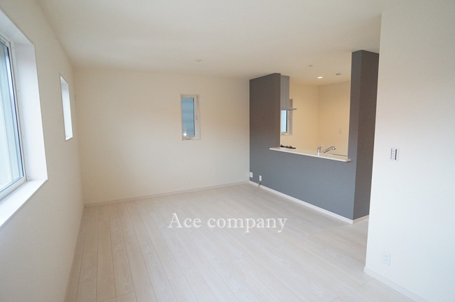 【居間・リビング】 | 東大阪市若江南町1丁目 | 【LDK：ゆったり17帖】