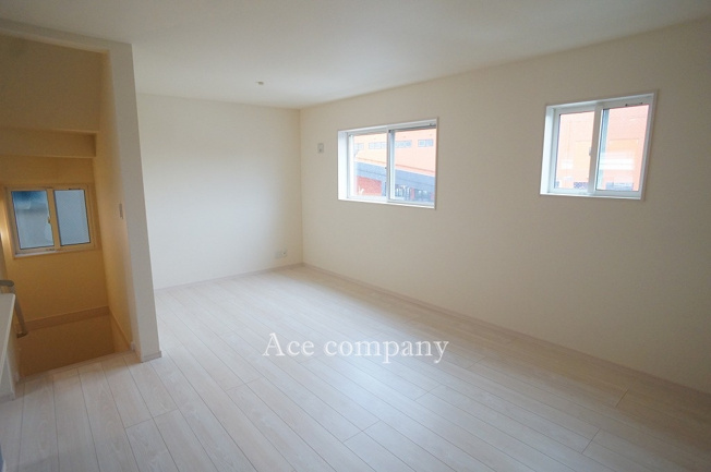 【居間・リビング】 | 東大阪市若江南町1丁目 | 【LDK：ゆったり17帖】