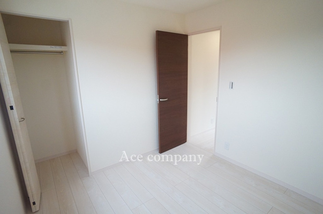 【子供部屋】 | 東大阪市若江南町1丁目 | 【3階：洋室4.5帖】クローゼット完備です♪