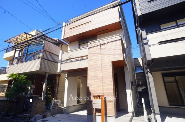 【外観】 | 東大阪市大蓮東1丁目　【1号棟/全2棟】 | 【玄関キー：リクシル「カザスプラス☆」】カラーTVモニターホン、親機を2台（2F・3F）完備です☆