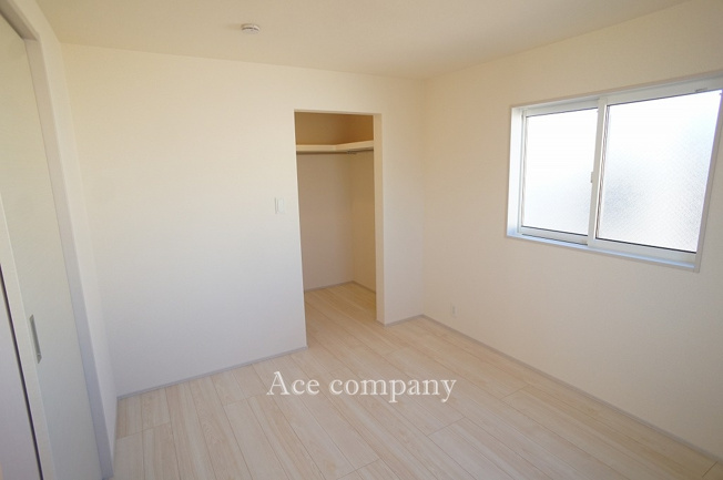 【子供部屋】 | 東大阪市大蓮東1丁目　【2号棟/全2棟】 | 【3階：洋室5.25帖】ウォークインクローク完備です！