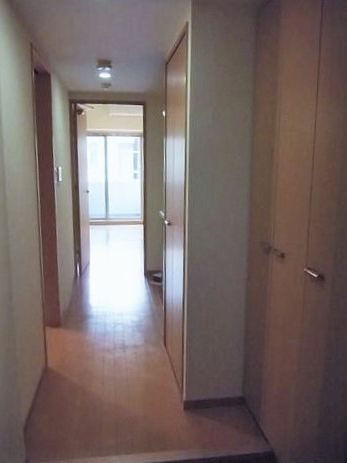 アセンションアイディ浅草の玄関