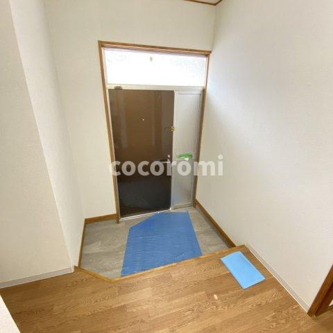 国松町平屋の玄関