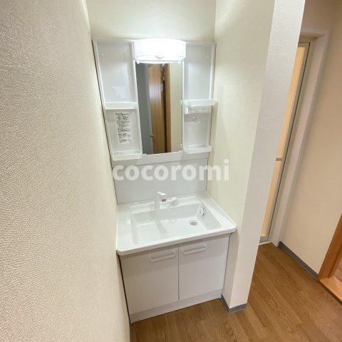 国松町平屋の洗面所