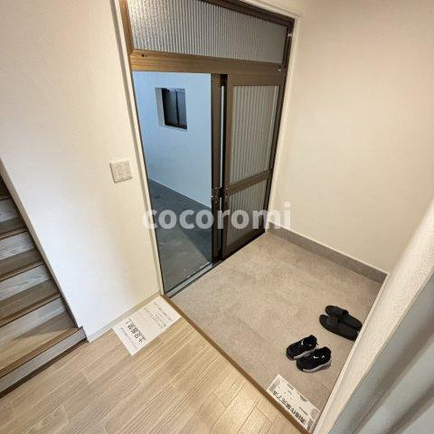 門真市大橋町戸建ての玄関