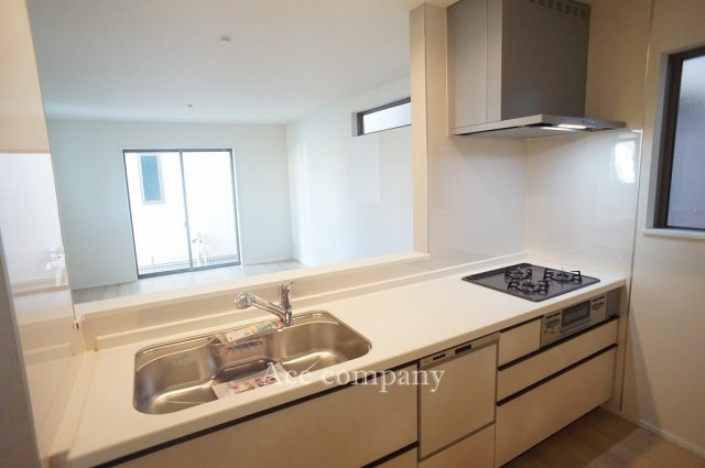 【キッチン】 | 八尾市長池町2丁目　【B号棟/全5棟】 | 【システムキッチン☆】食洗機・オールインワン浄水栓完備☆3口ガスコンロ☆