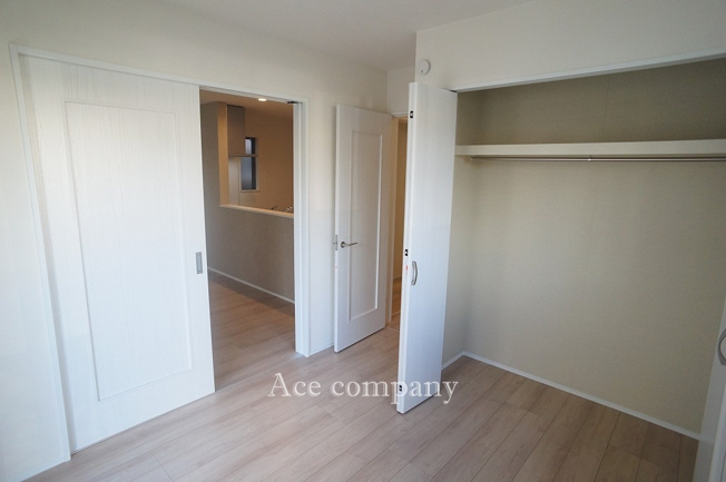 【内装】 | 八尾市長池町2丁目　【B号棟/全5棟】 | 【1階：洋室4.5帖】クローゼット完備です♪