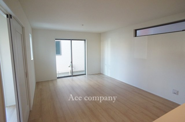 【居間・リビング】 | 八尾市長池町2丁目　【B号棟/全5棟】 | 【LDK：約15帖】