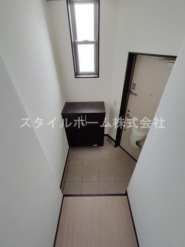 ハイステージ12Aの玄関|同建物内別部屋の写真です。