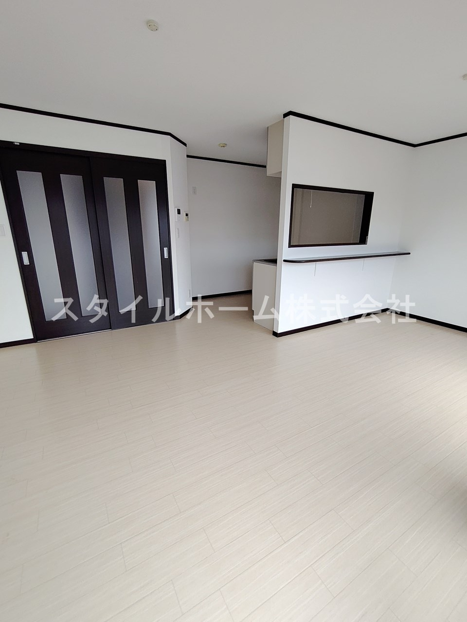 ハイステージ12Aの居間・リビング|同建物内別部屋の写真です。