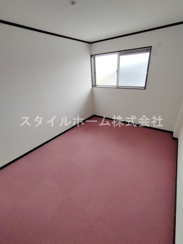 ハイステージ12Aの居間・リビング|同建物内別部屋の写真です。