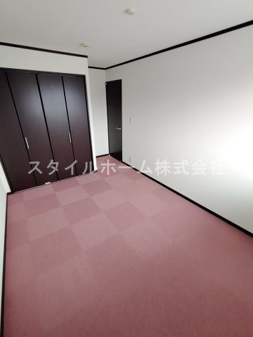 ハイステージ12Aの居間・リビング|同建物内別部屋の写真です。