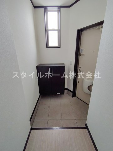 ハイステージ12Aの玄関|同建物内別部屋の写真です。