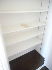たっぷりとした収納スペースです