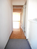 毎日通る玄関はこちらです