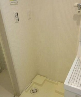 【設備】 | ロッソ・エ・ブル | 室内洗濯機置き場。