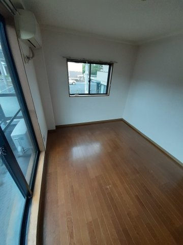 使い勝手のいい洋室です