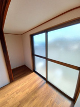 内装は落ち着いています