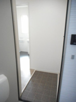 毎日通る玄関はこちらです