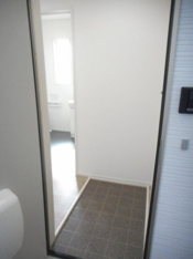 毎日通る玄関はこちらです