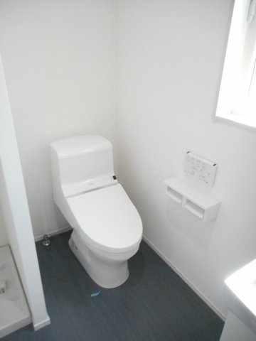 コンパクトで使いやすいトイレです