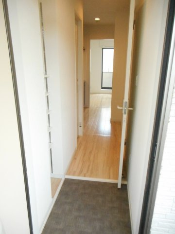 明るい玄関です