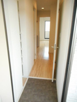 明るい玄関です