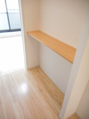 内装は落ち着いています