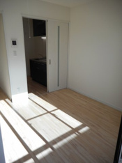 明るい洋室です