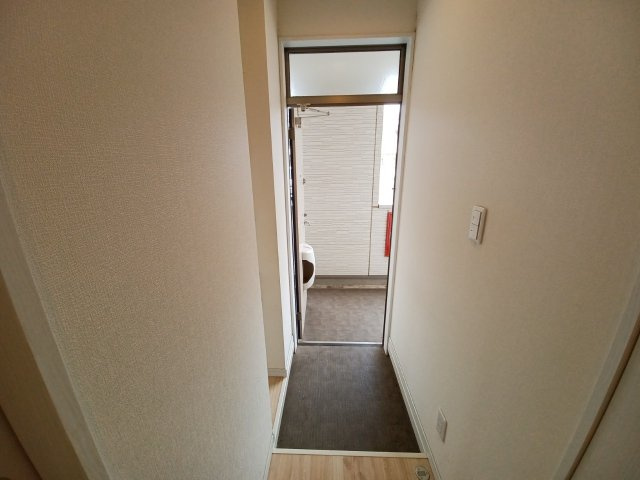 収納もある玄関です