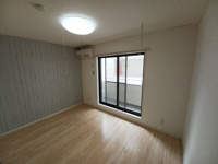 コンパクトで使いやすい洋室です