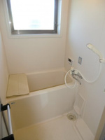 日々の疲れを癒すお風呂付です