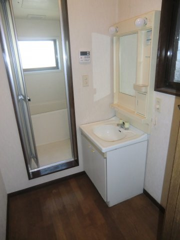 明るい洗面所です