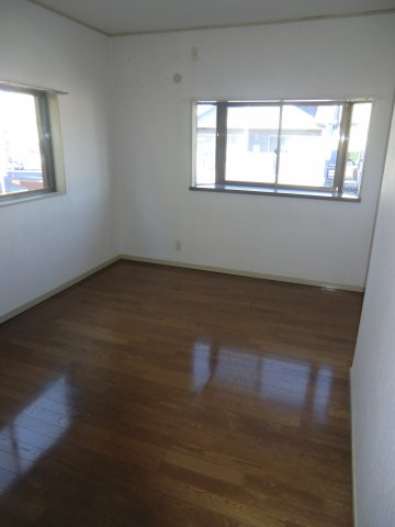 使い勝手のいい洋室です