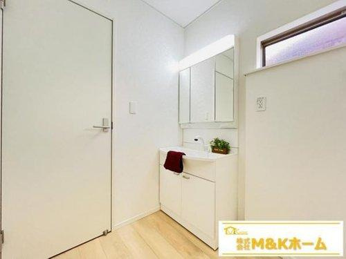 常滑市神明町1丁目　全3棟　2号棟の洗面所|洗面室　シャワー付きの洗面化粧台♪