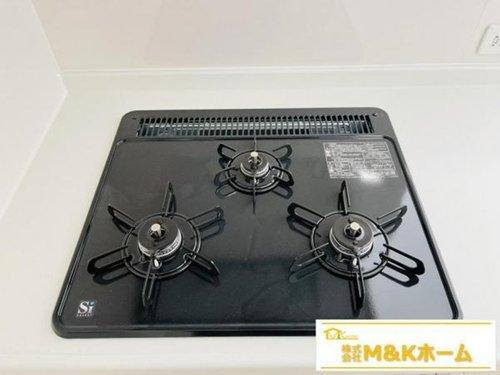 常滑市神明町1丁目　全3棟　2号棟の内装|便利な三口コンロ♪