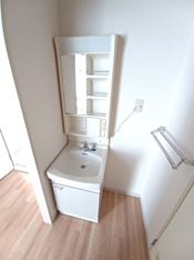 明るい洗面所です