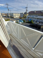 開放的で明るい空間を演出してくれるバルコニーです