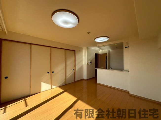 【居間・リビング】 | サーパス島大前 | 日当たりも良好