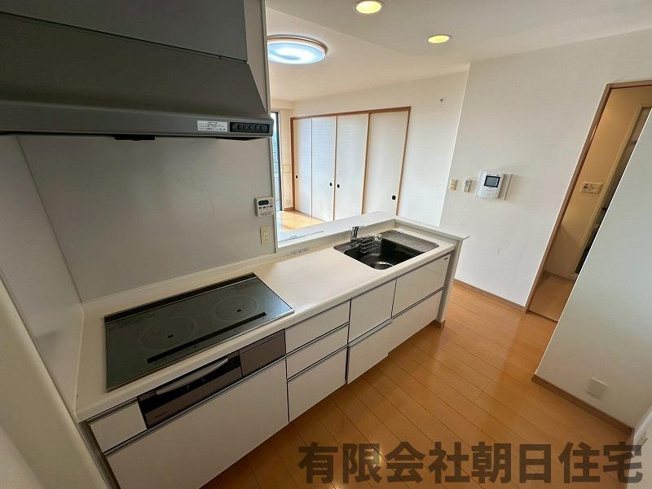 【キッチン】 | サーパス島大前 | 広々とした調理スペースです