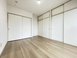 ゆったりした洋室です