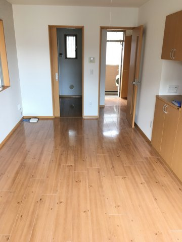 落ち着いた色調の洋室です