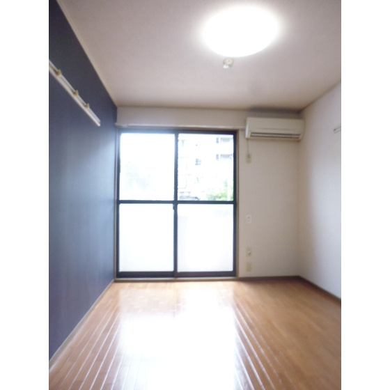 こちらのリビングで趣味の時間をお楽しみください