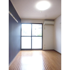 こちらのリビングで趣味の時間をお楽しみください