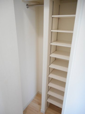 たっぷりとした収納スペースです